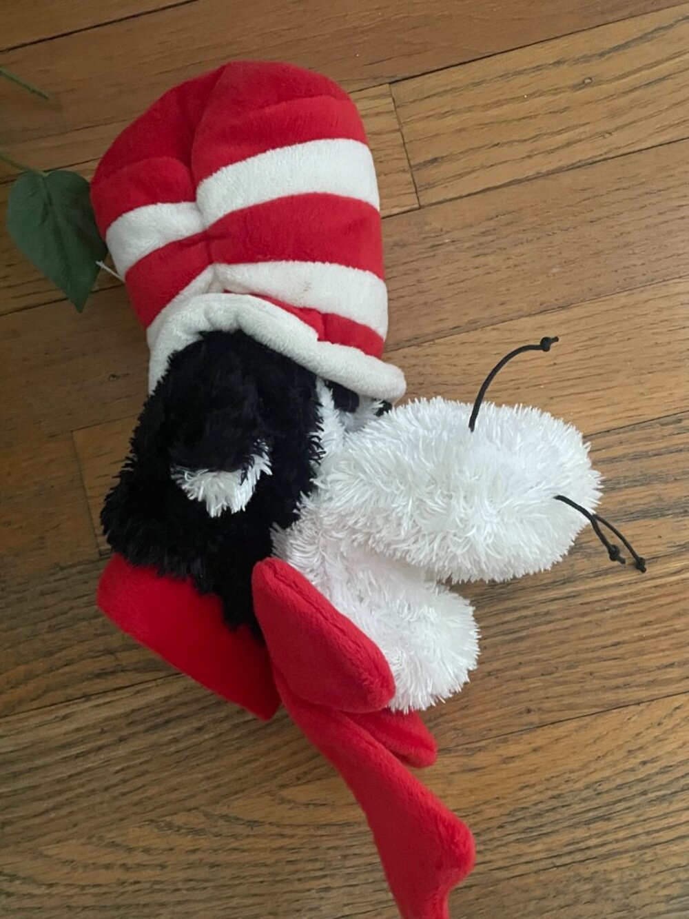 Dr. Seuss Cat in the Hat puppet from Center for Puppetry Arts - Picture 5 of 8